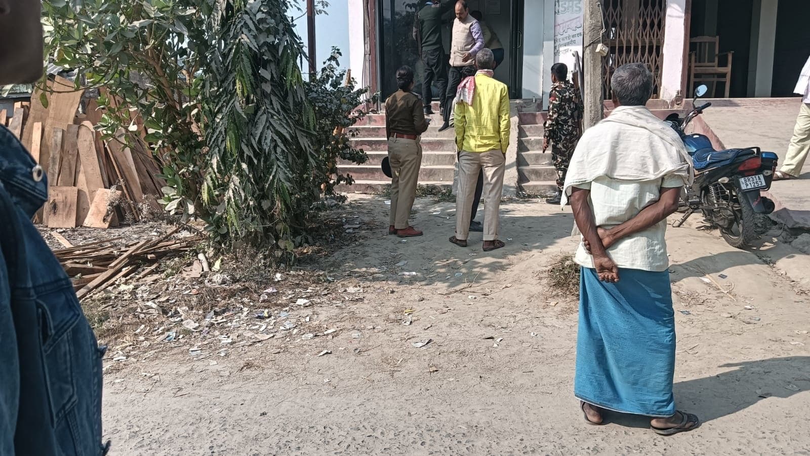 सारंगपुर मधुबन में बदमाशों ने किया एटीएम तोड़ने का प्रयास