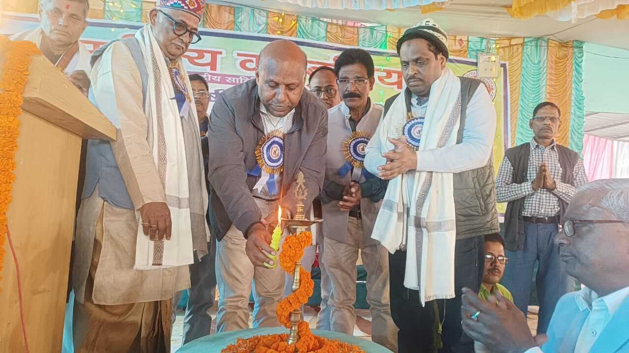 साहित्य के प्रति प्रेम से समाज की बुराइयों को दूर किया जा सकता है : राजा