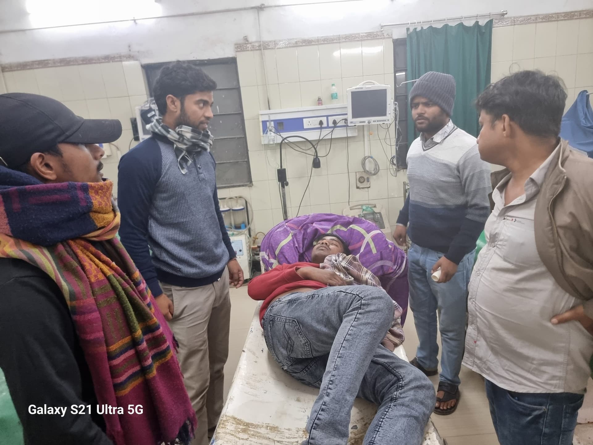 पानी लेने गये छात्र को विवाद में पिस्टल की बट से की पिटाई