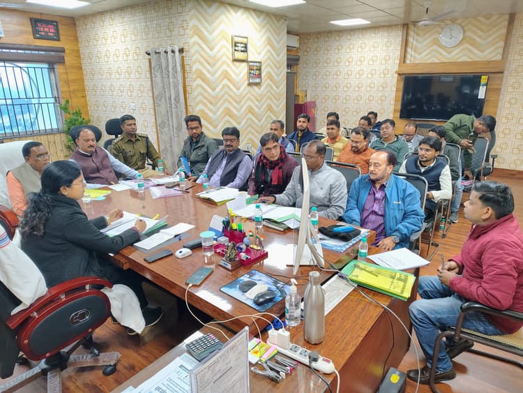 Giridih News: जिला पर्यटन संवर्धन परिषद के शासी निकाय की बैठक में कई निर्णय