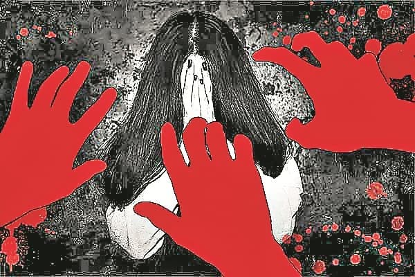 Gumla Crime News : अनाथ बच्ची को बनारस ले जाकर दो माह तक किया दुष्कर्म, शिकायत करने पहुंची, तो थाने में पुलिसकर्मी ने भी डंडे से की पिटाई