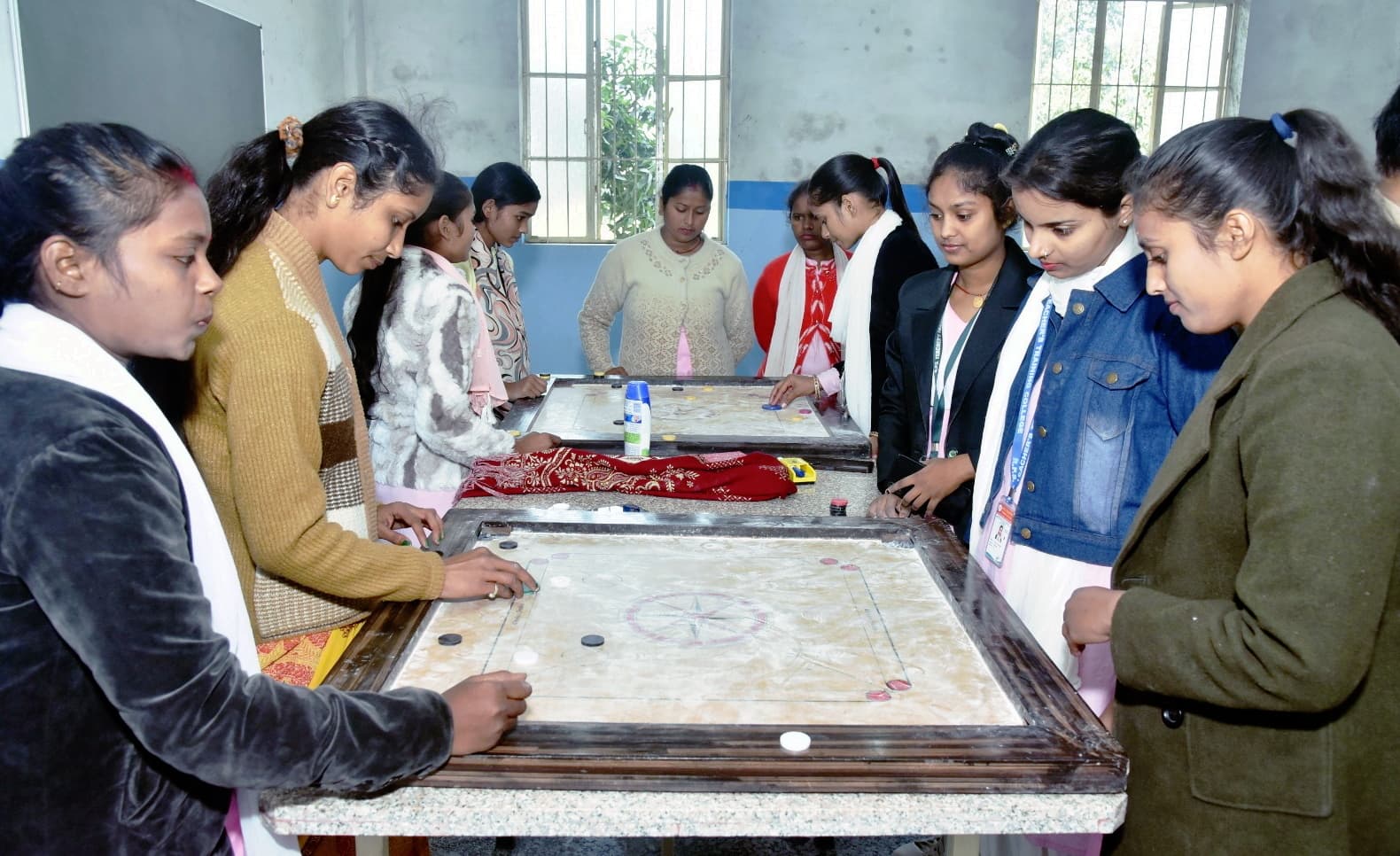 बैडमिंटन में प्रिया व टेबल टेनिस में आदित्य अव्वल