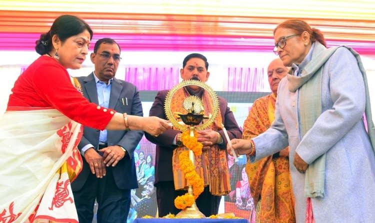 बेनीपुरी साहित्य सम्मान से नवाजी गयीं डॉ पूनम