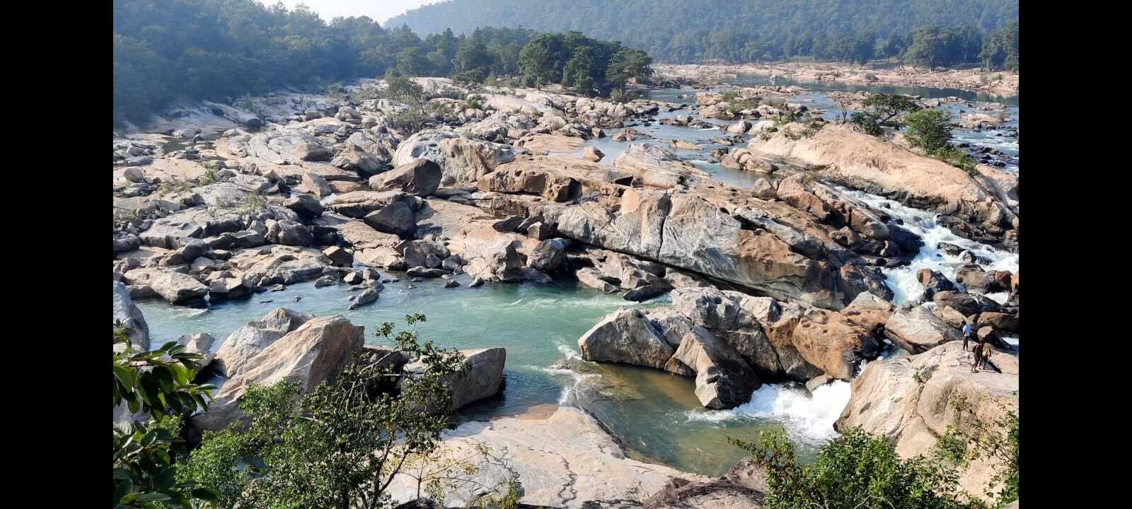 मनोरम वादियों के बीच उलुंग जलप्रपात है आकर्षक