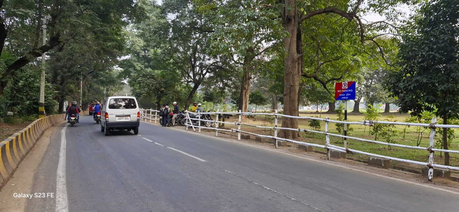 Jamshedpur news. जुबिली पार्क के अंदर सड़क के किनारे वाहनों की पार्किंग पर लगी रोक, नो पार्किंग जोन घोषित