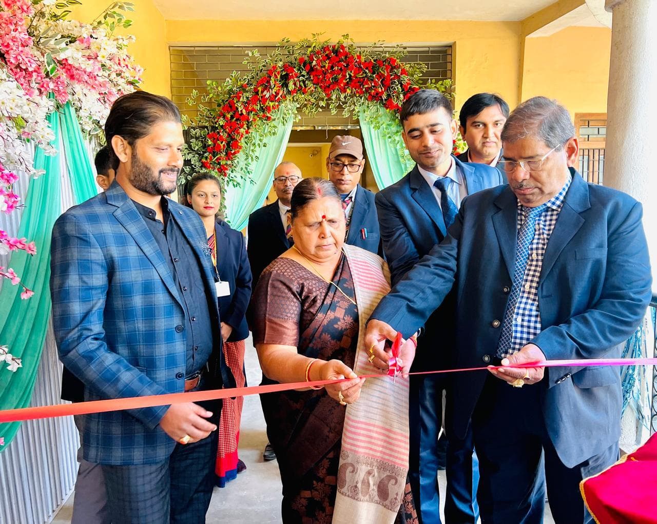 एसबीपी के पूर्व छात्र को बीपीएससी में सफलता पाने पर किया गया सम्मानित