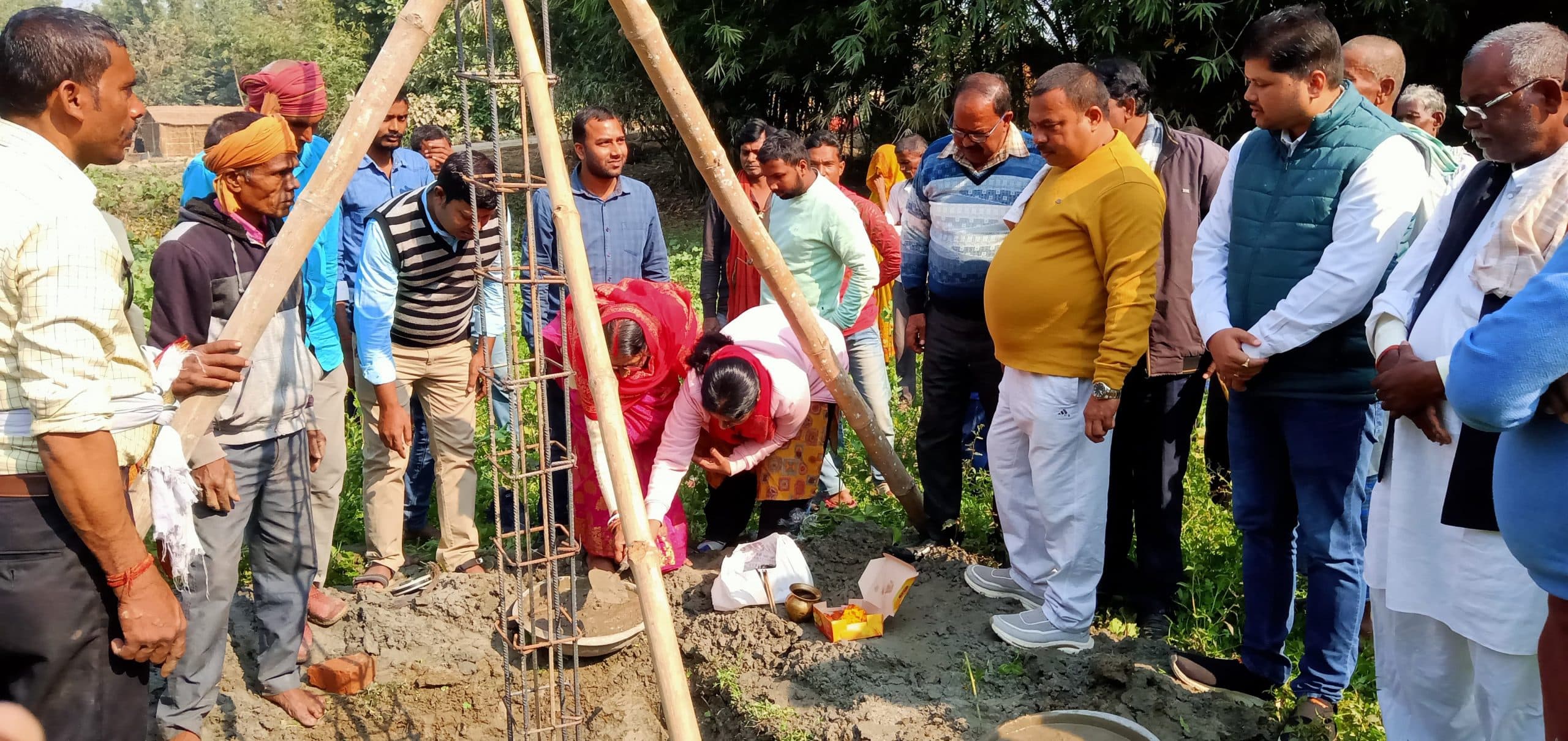 मॉडल आंगनबाड़ी भवन का हुआ शिलान्यास, 13 लाख 23 हजार रुपये की लागत से बनेगा भवन