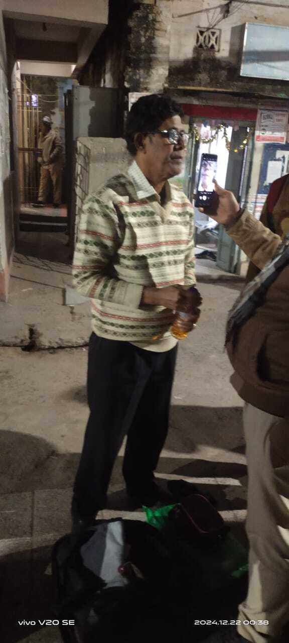 Gaya News : चंबल एक्सप्रेस से शराब के नशे में कोलकाता का व्यक्ति गिरफ्तार