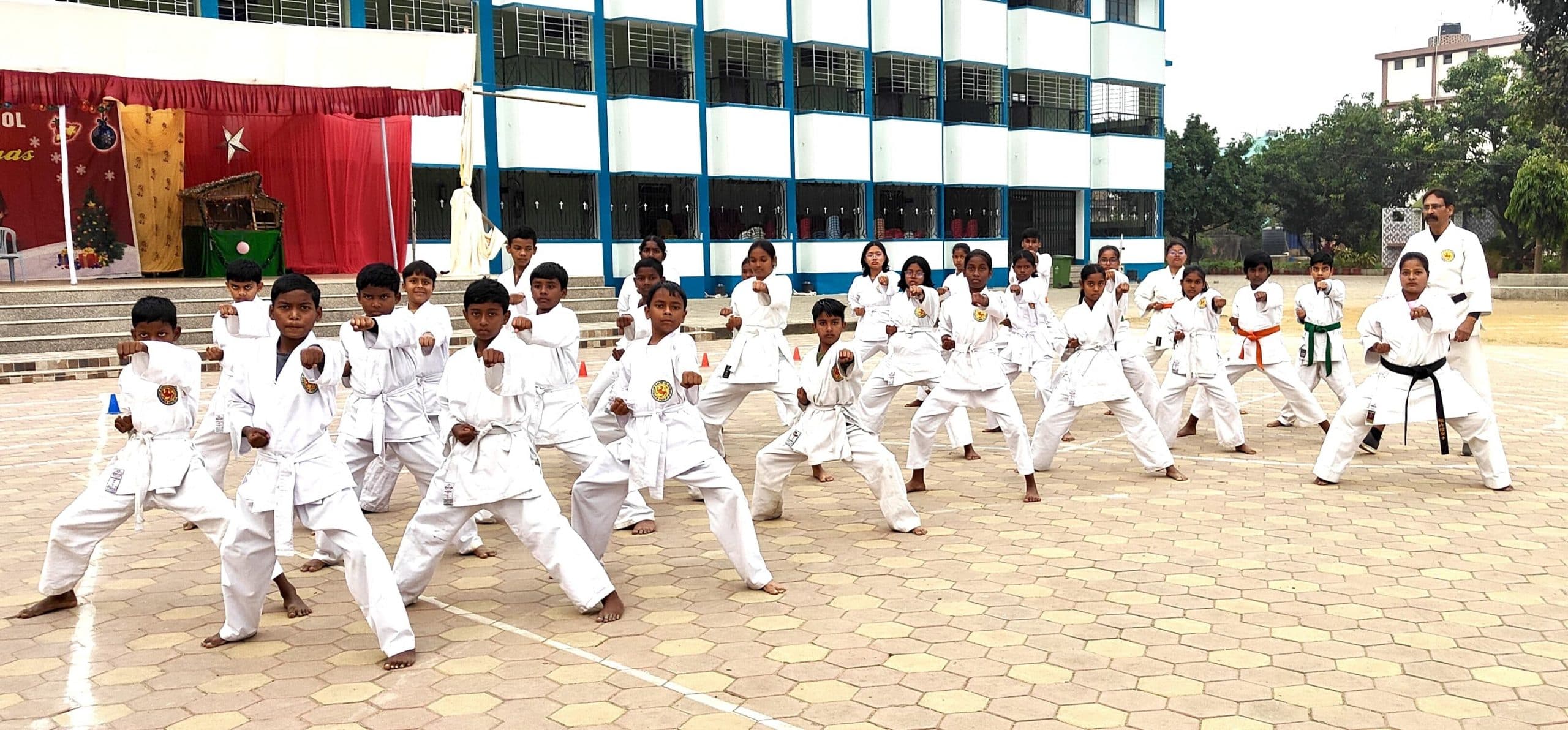 Karate: कराटे प्रशिक्षण सह ग्रेडेशन का आयोजन