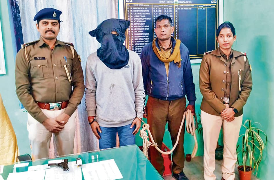 Chhapra News : अंतरराज्यीय अपराधी देसी पिस्टल, कारतूस व चाकू के साथ गिराफ्तार