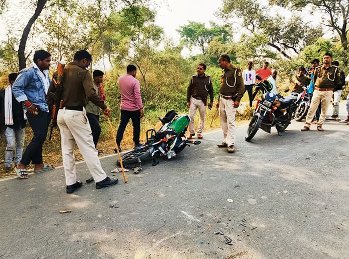 ट्रैक्टर व बाइक की टक्कर में एक की मौत, दो जख्मी