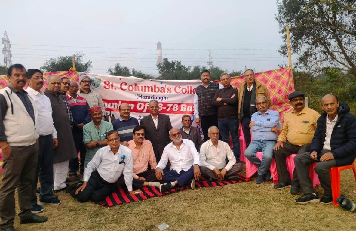 Bokaro News : 44 साल बाद मिले संत कोलंबस काॅलेज के पूर्ववर्ती विद्यार्थी