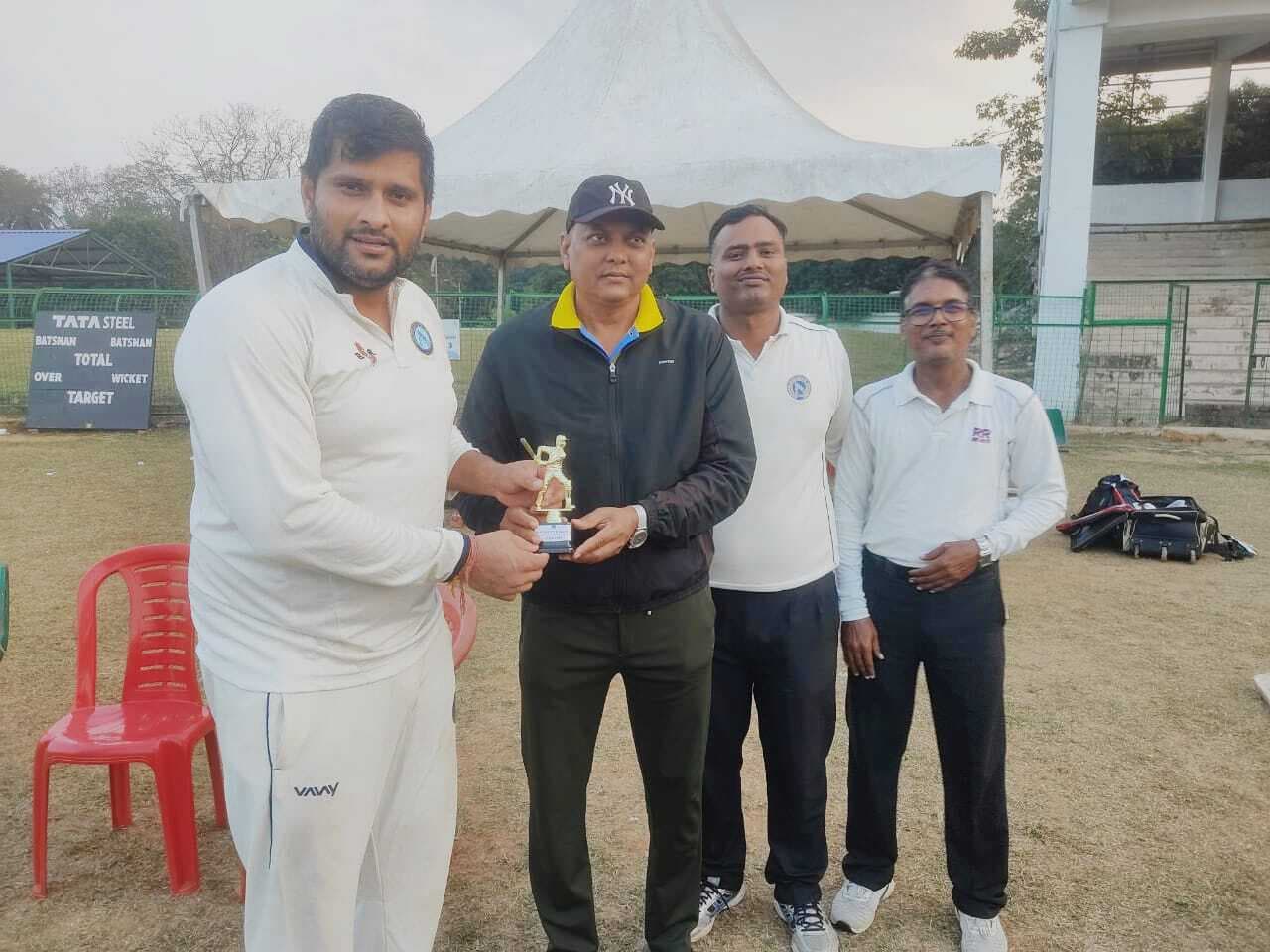 सौरभ तिवारी के शतक से टाटा स्टील की टीम जीती