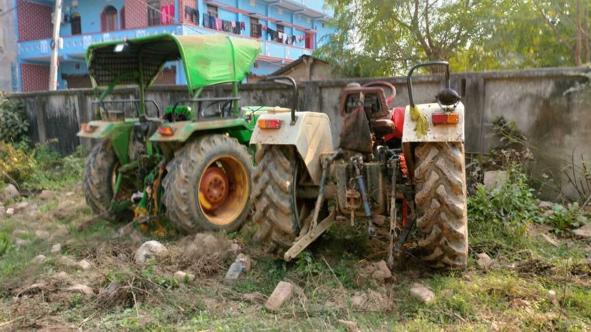 चोरी के दो ट्रैक्टरों को पुलिस ने किया जब्त