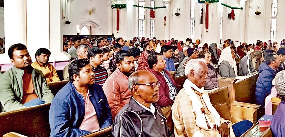 ranchi news : आगमन के अंतिम रविवार पर गिरजाघरों में उमड़े विश्वासी