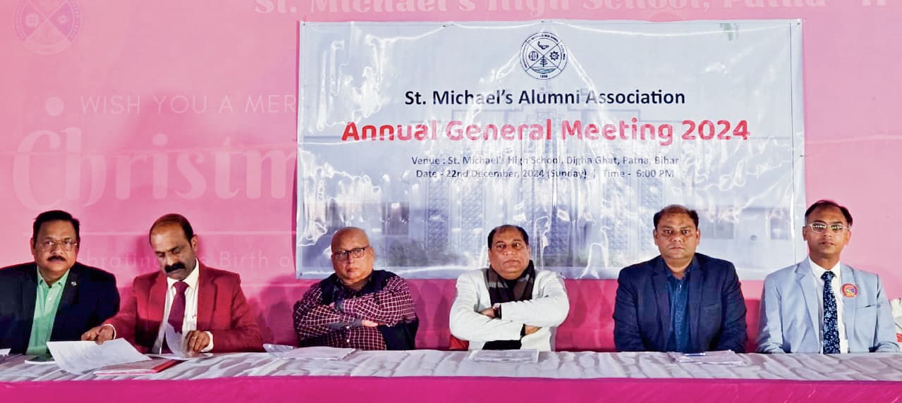 स्कूल की पुरानी यादों को किया ताजा