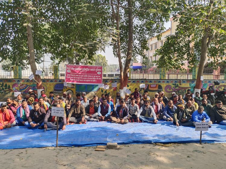 विद्युत कर्मियों की समस्याओं का नहीं हो रहा निवारण