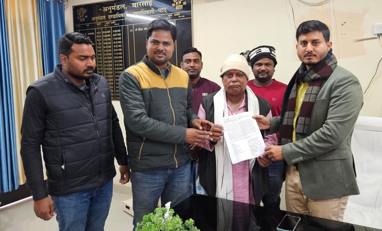 एसएच 98 सड़क निर्माण कार्य की शिकायत एसडीओ से