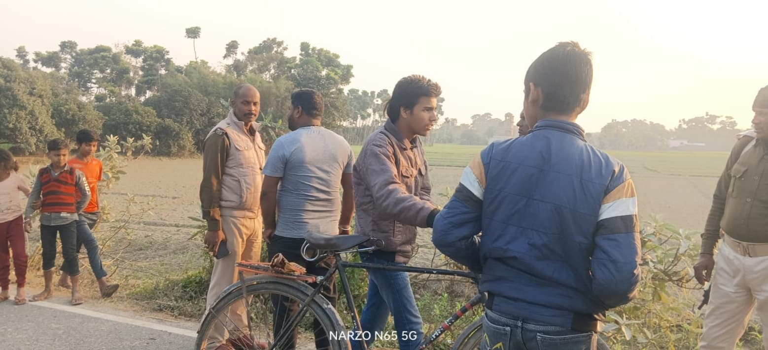 दो बाइक की आमने सामने की टक्कर में महिला की मौत