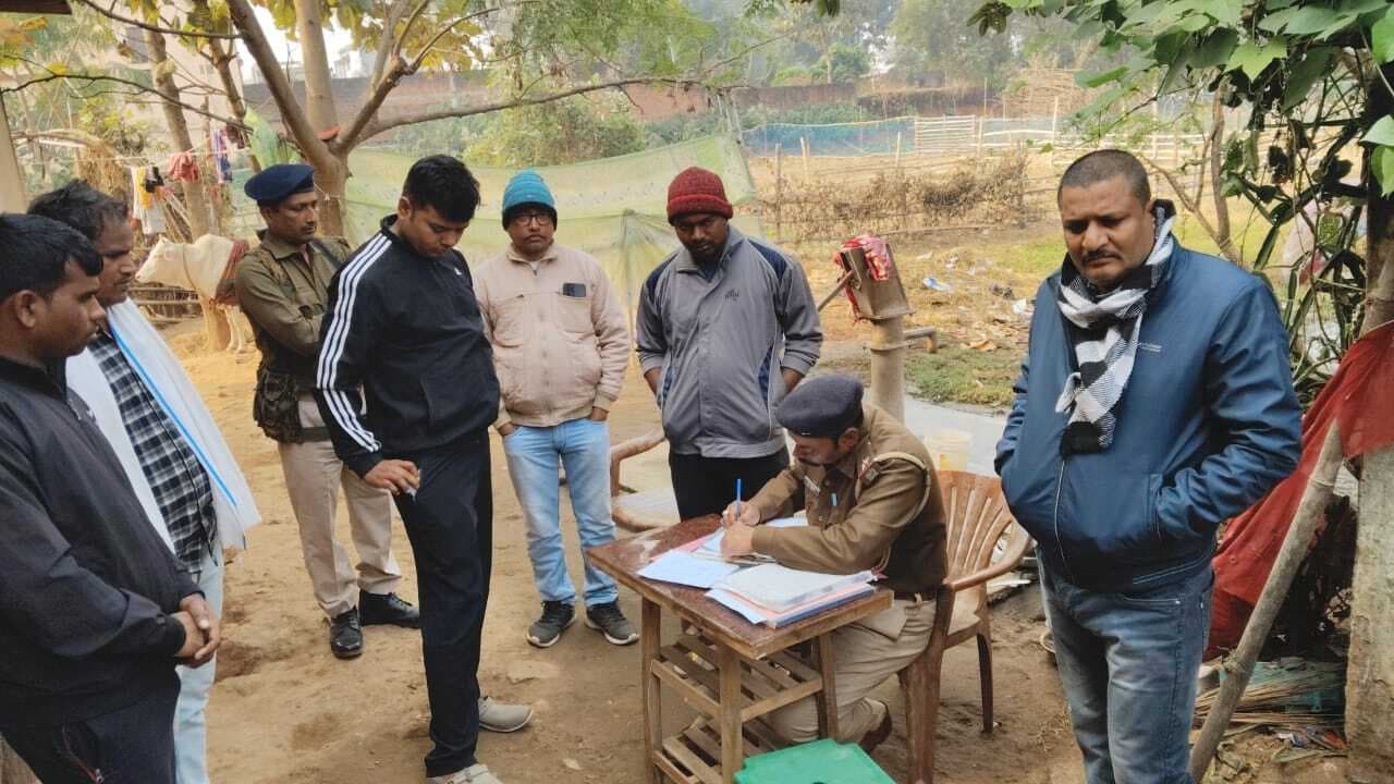 ओके :   मुर्गी दाना व्यवसायी का फंदे से लटका मिला शव