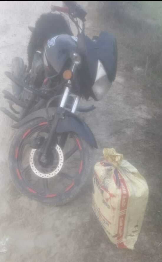 10 किलो गांजा के साथ बाइक जब्त