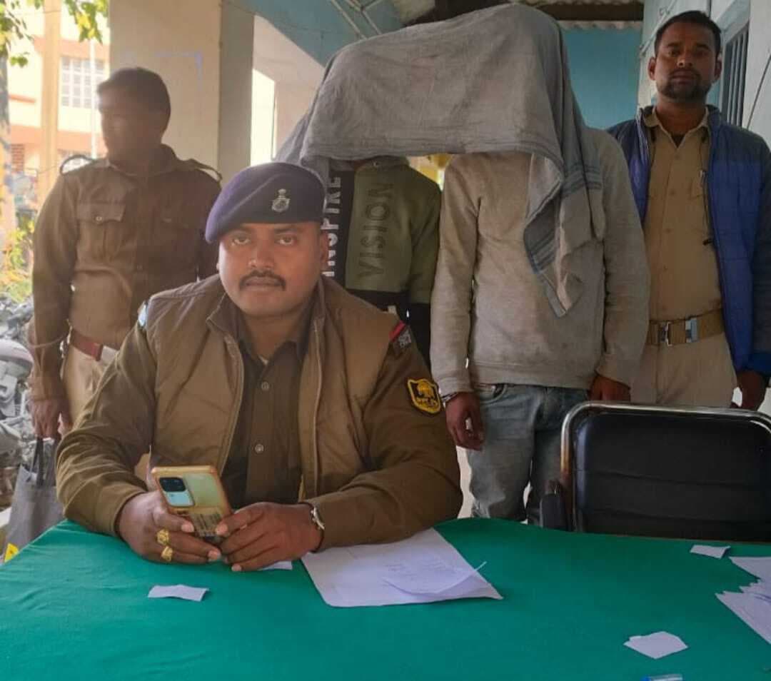 देसी कट्टा व दस कारतूस के साथ दो अपराधियाें को किया गिरफ्तार