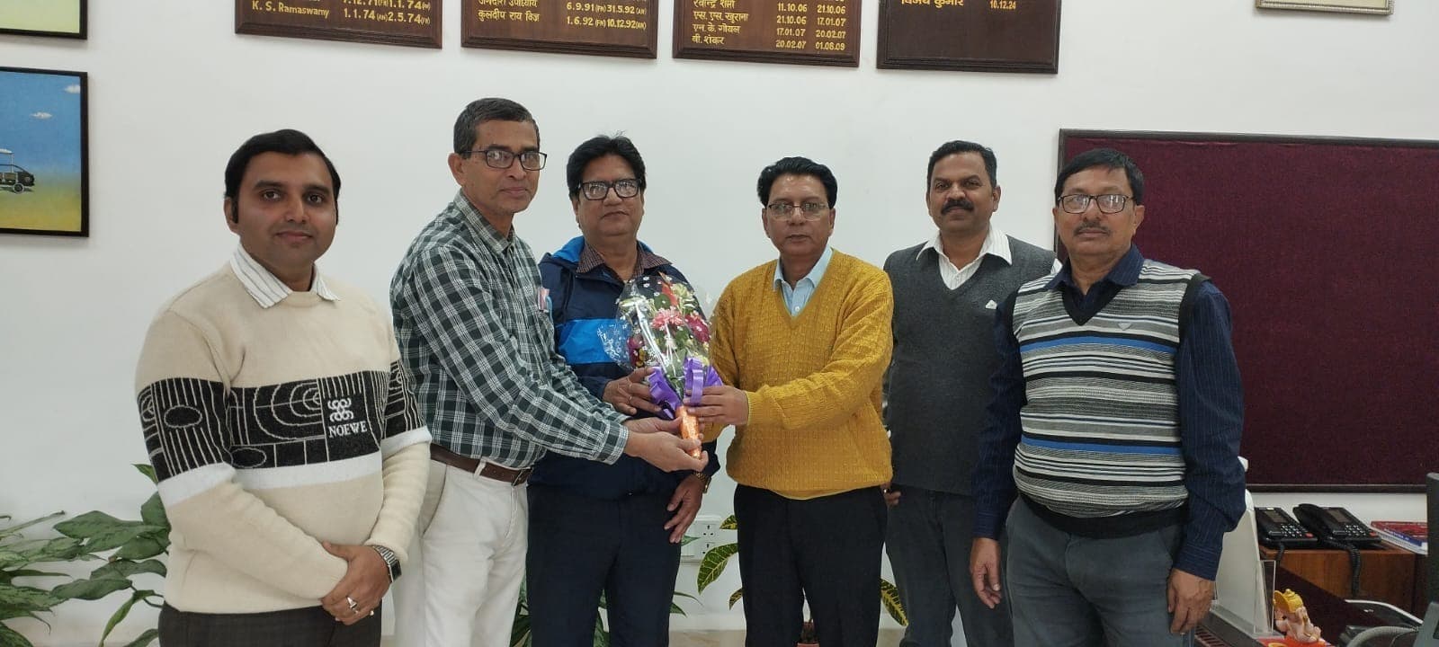 इंटक ने समस्याओं के समाधान के लिए दिया ज्ञापन