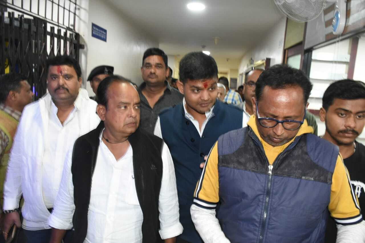 स्वास्थ्य मंत्री ने घायल शुभम व रंजीत का जाना हाल