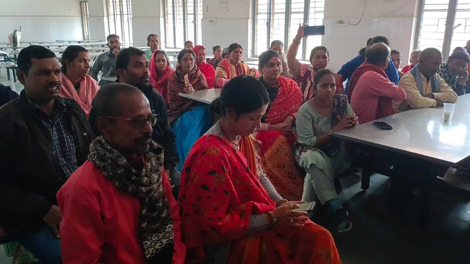 अभिभावकों ने विद्यालय प्रशासन पर लगाया लापरवाही का आरोप, हंगामा