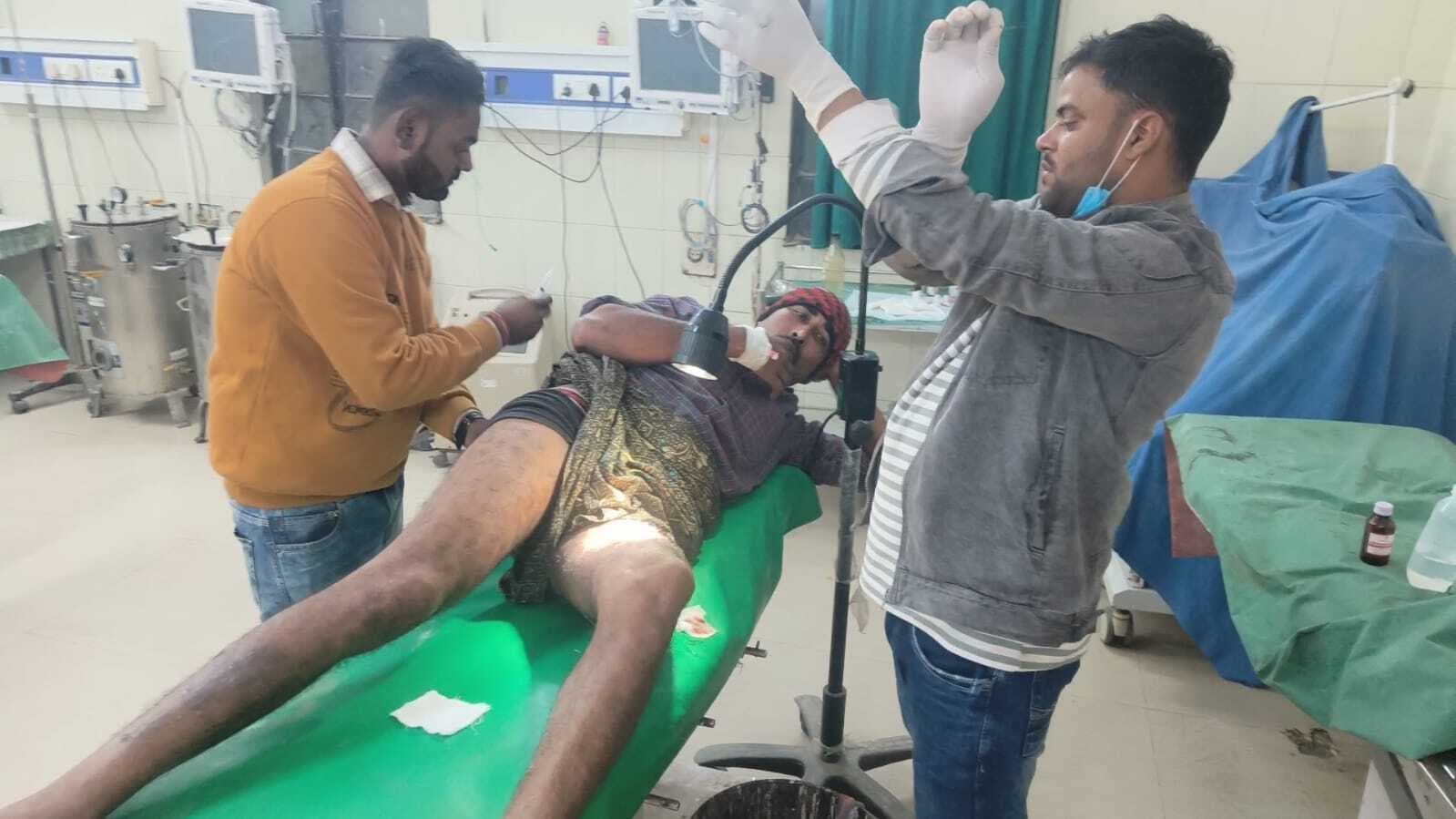 जमीन विवाद में गोलीबारी, अस्पताल में भर्ती