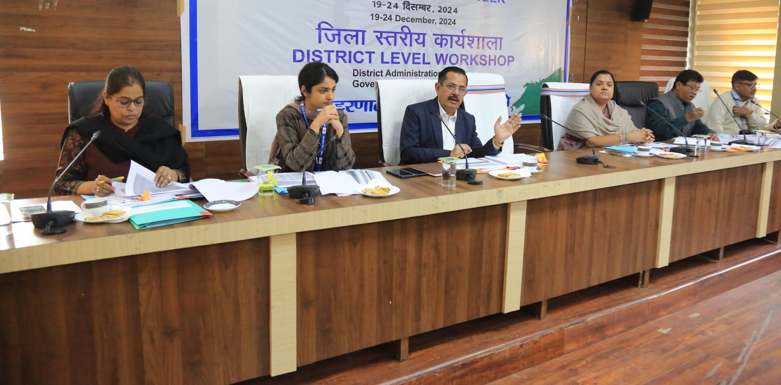 Bokaro News: किसान गोष्ठी आयोजित कर केसीसी का आवेदन सृजित करें बैंक : डीडीसी