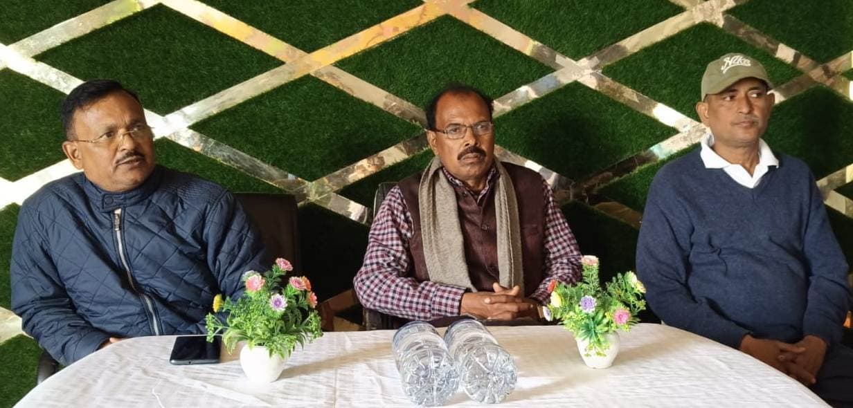 विश्वविद्यालय प्रशासन की हठधर्मिता से लंबा खींच रहा आंदोलन: कुंदन