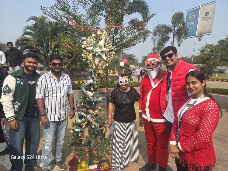 Jamshedpur News : अरका जैन यूनिवर्सिटी में मनाया गया क्रिसमस कार्निवल