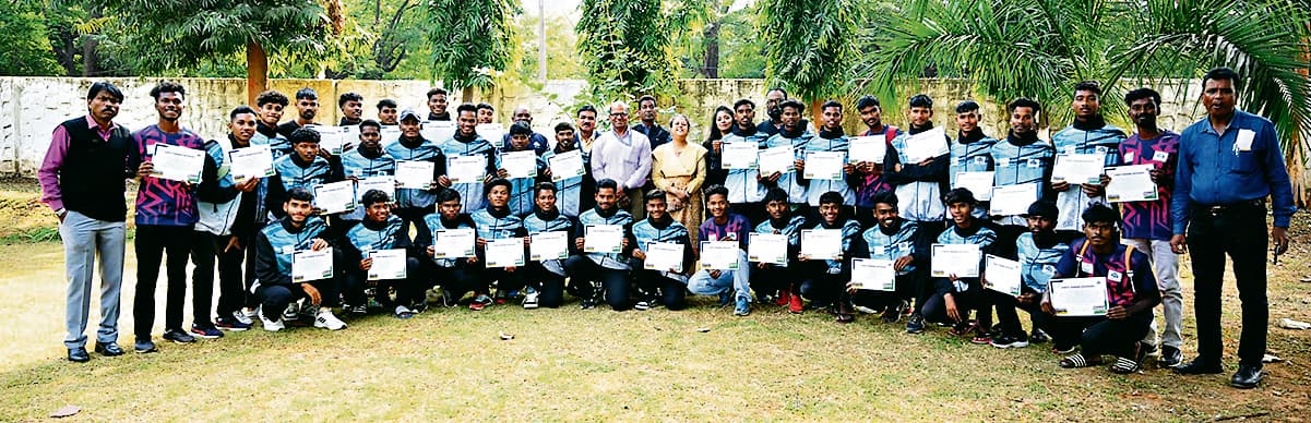 Rourkela News: आरएसपी के ‘प्रोजेक्ट अर्जुन’ में 40 फुटबॉलरों ने एक महीने का प्रशिक्षण पूरा किया