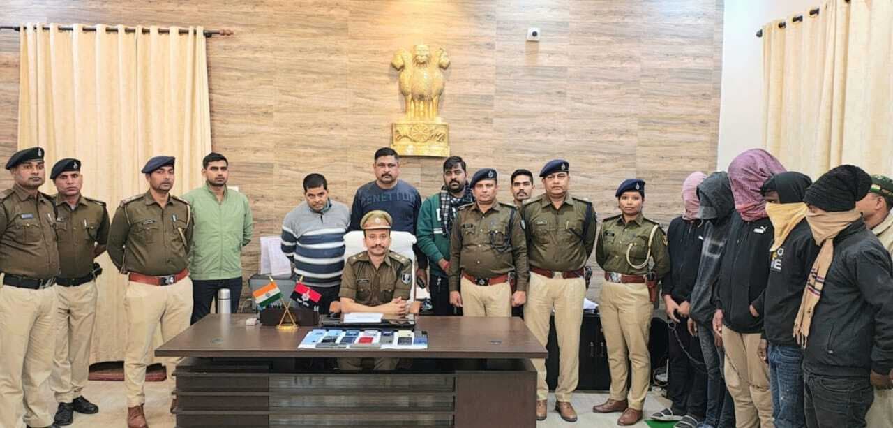Purnia news : पुलिस ने किया मोबाइल छिनतई गिरोह का पर्दाफाश, 17 मोबाइल बरामद, तीन अपराधी गिरफ्तार