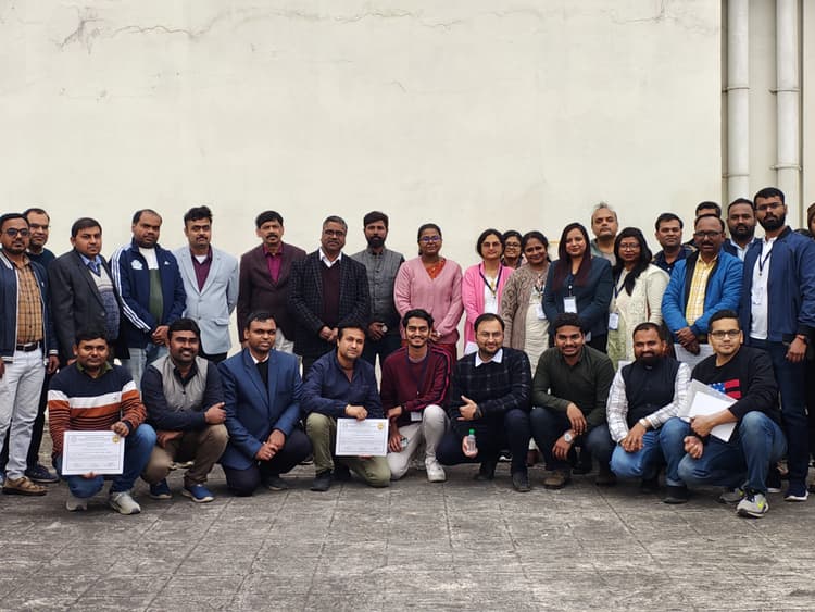 Education News : ट्रिपल आइटी में फेकल्टी डेवलपमेंट प्रोग्राम का समापन