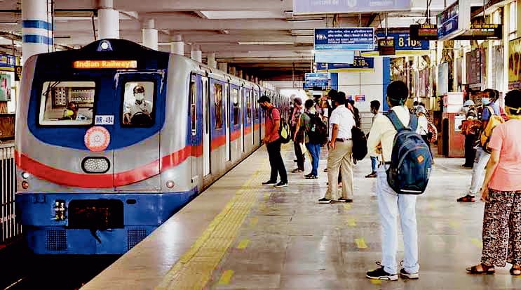 क्रिसमस पर ब्लू लाइन में रात 11 बजे तक मेट्रो