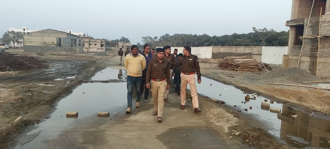 निर्माणाधीन पुलिस केंद्र का एसपी ने किया औचक निरीक्षण