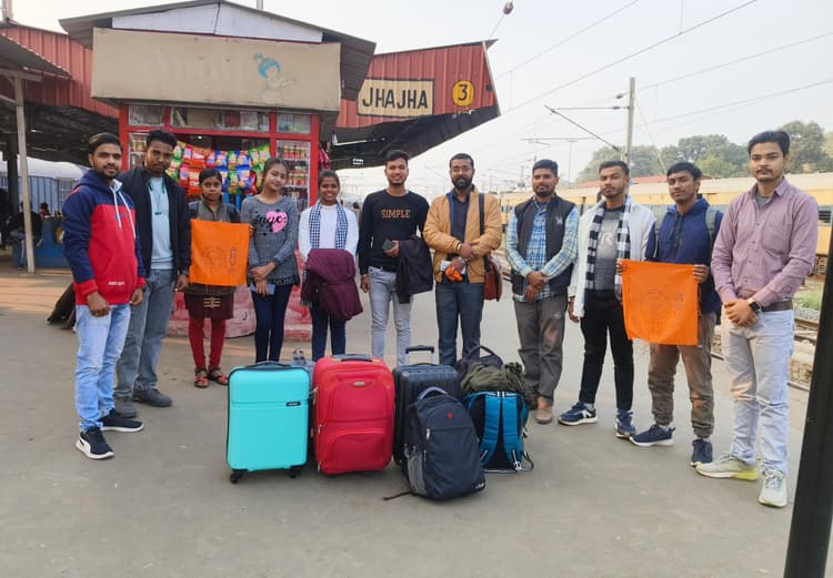 अधिवेशन में शामिल होने अभाविप कार्यकर्ता आरा रवाना