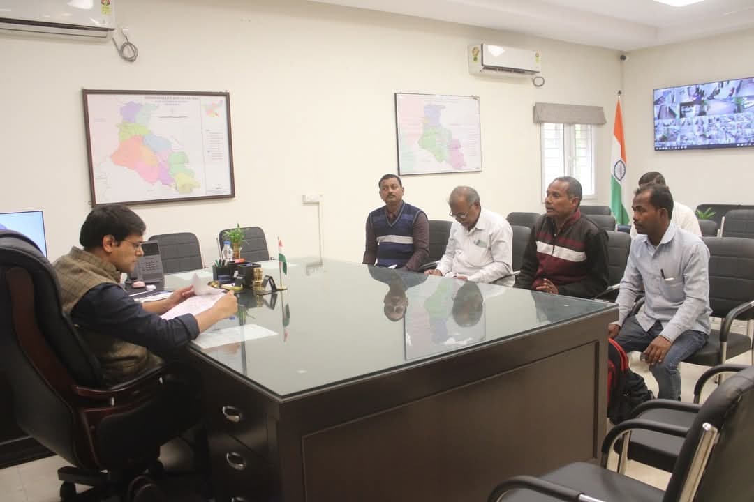 Jamshedpur News : कन्वाइ बुकिंग साढ़े पांच घंटा ठप, चालकों ने किया हंगामा