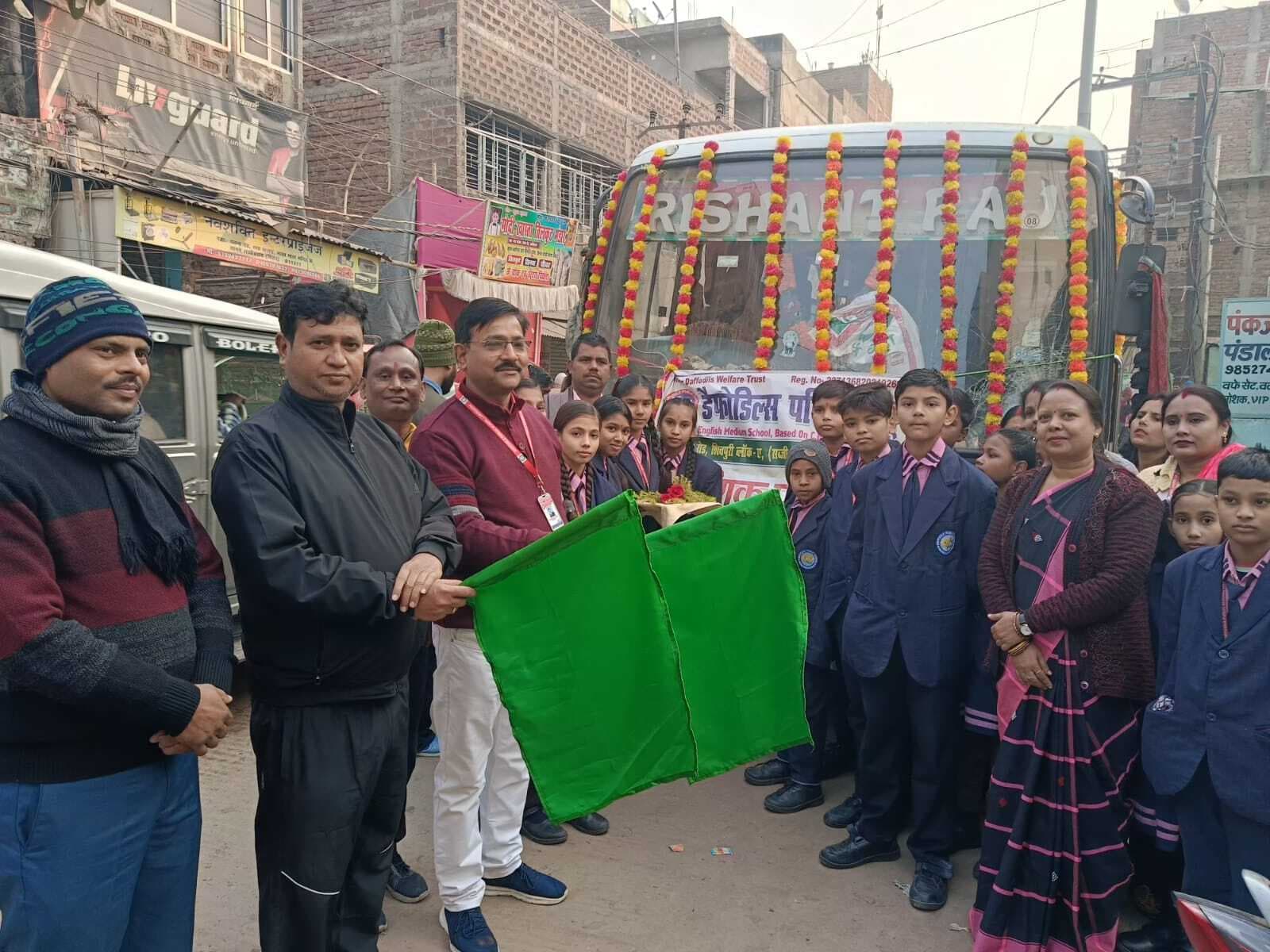 बच्चों को कराया राजगीर परिभ्रमण