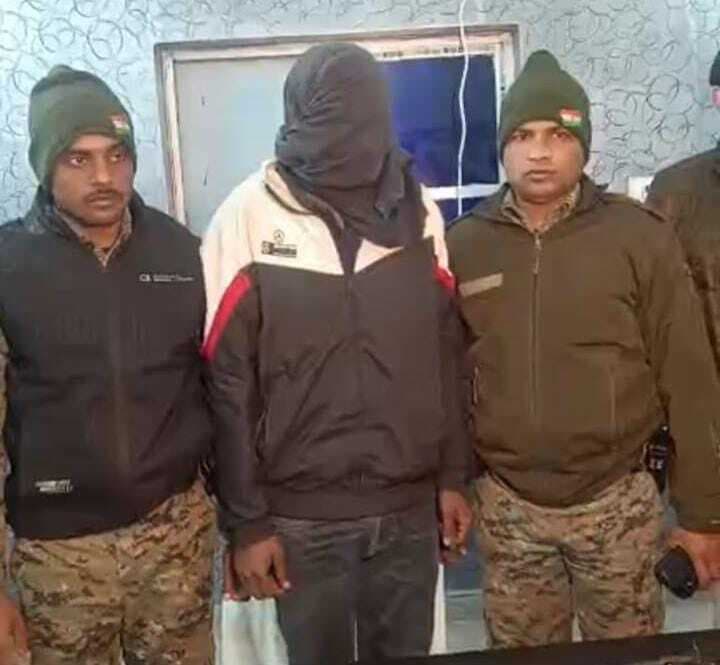 देसी कट्टा व कारतूस के साथ युवक गिरफ्तार