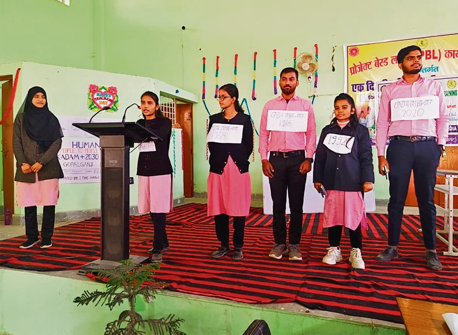 Gaya News : मुआवजे की मांग को लेकर गोपी मोड़ के पास सड़क जाम