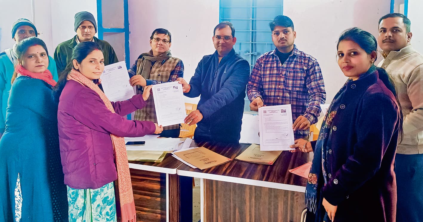 Chhapra News : दिघवारा में 201 नियोजित शिक्षक-शिक्षिकाओं को मिला औपबंधिक नियुक्ति पत्र