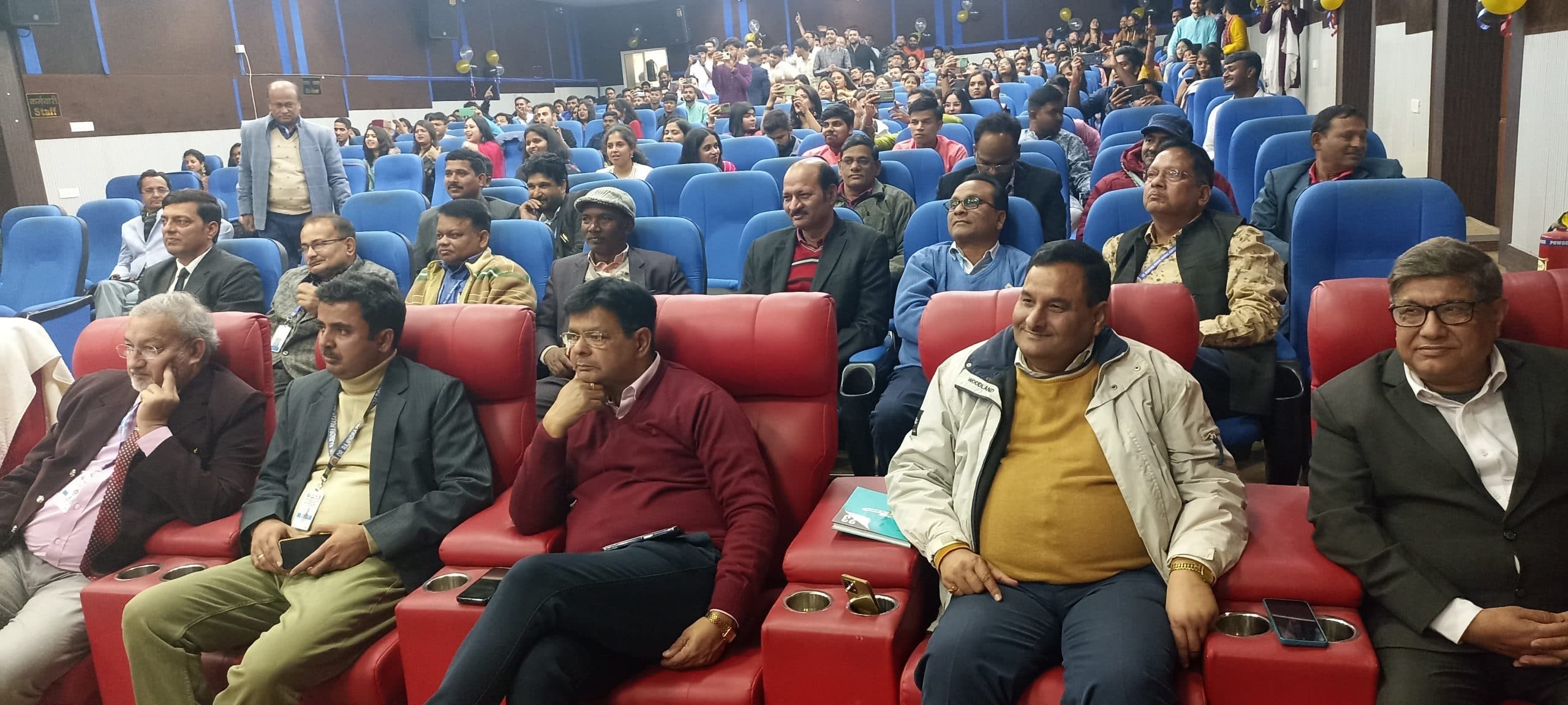 छात्र- छात्राओं के उत्थान को लेकर विवि सक्रिय : कुलपति