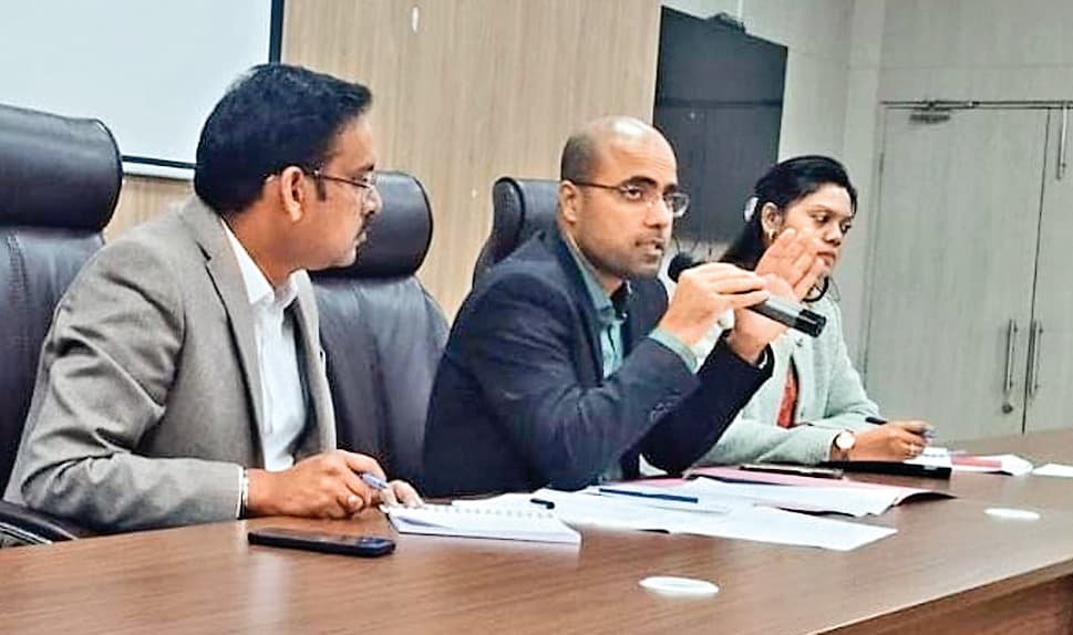 Ranchi news : दो बार दें चेतावनी, फिर भी मिक्स कचरा मिले तो उठाव करें बंद : निगम प्रशासक