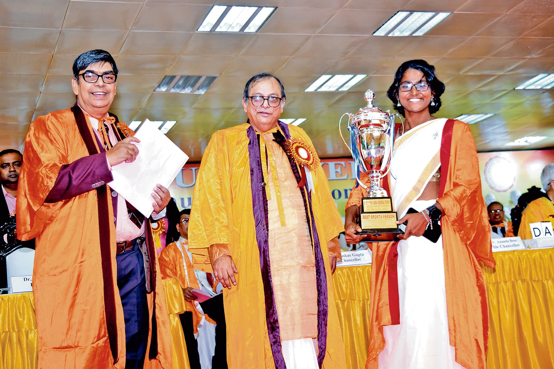 जादवपुर यूनिवर्सिटी के दीक्षांत समारोह में नहीं शामिल हुए राज्यपाल