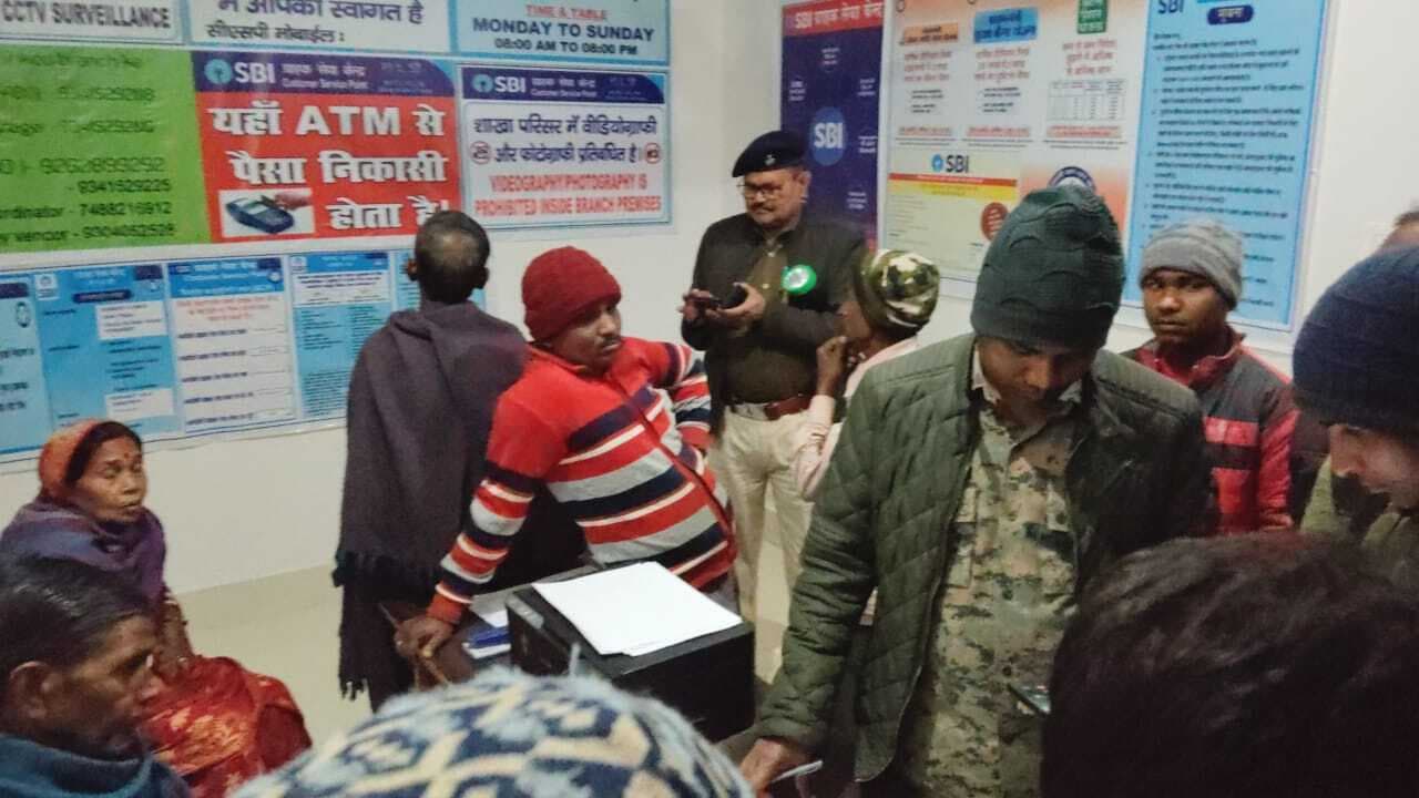 Dhanbad News : सरेशाम पिस्तौल की नोक पर सीएसपी संचालक को लूटा, फायरिंग