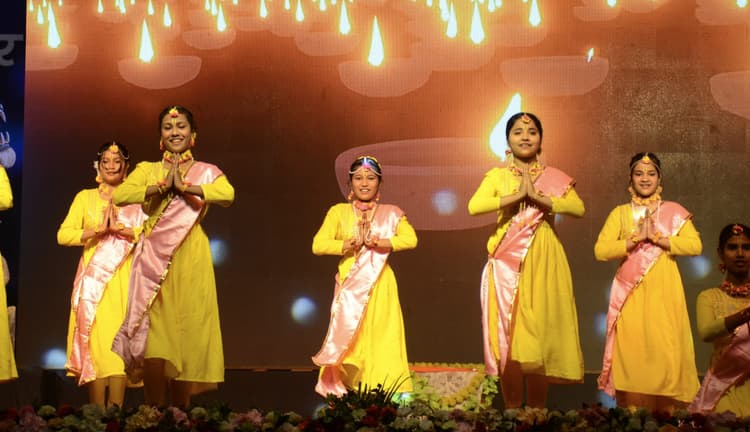 Dhanbad News: राजकमल सरस्वती विद्या मंदिर का वार्षिकोत्सव शुरू