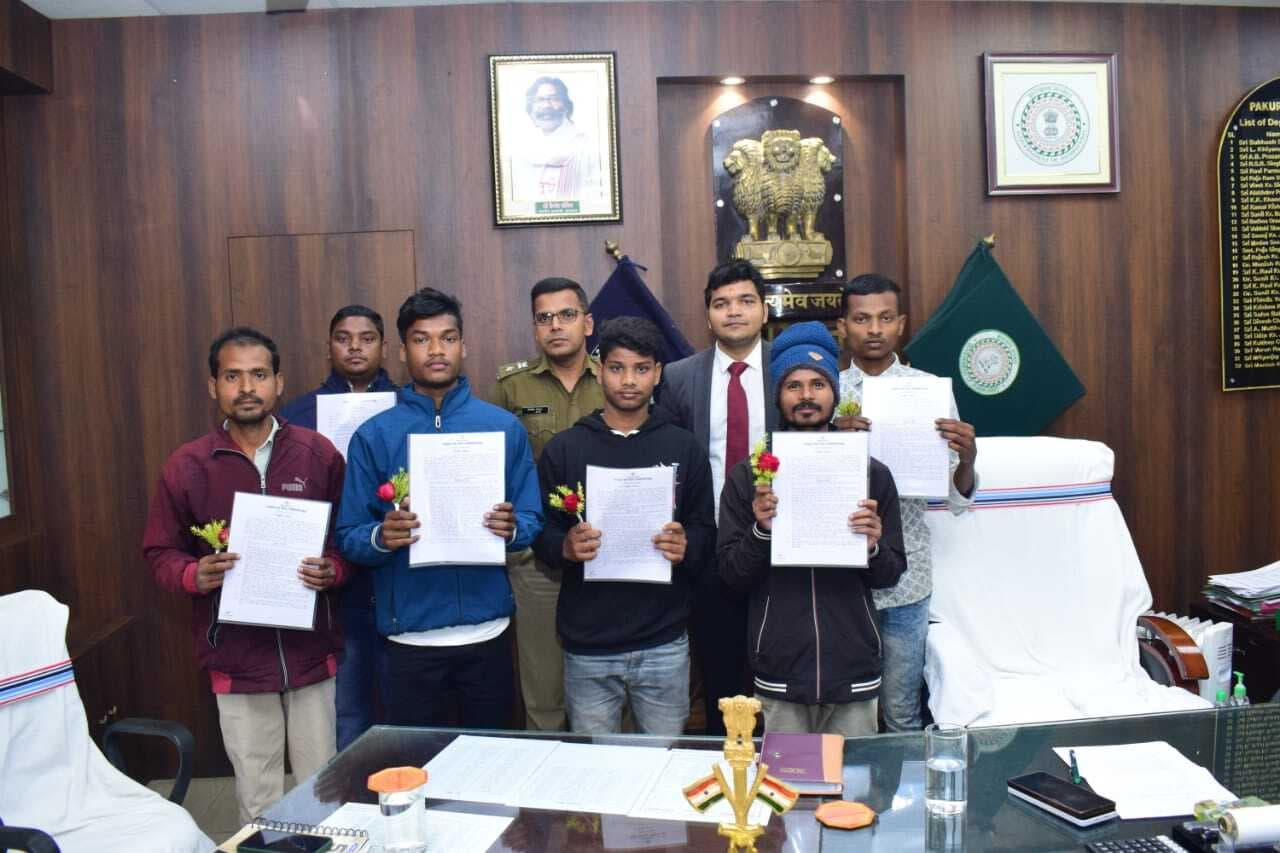 अनुकंपा के आधार पर सात लोगों में बांटे गये नियुक्ति पत्र